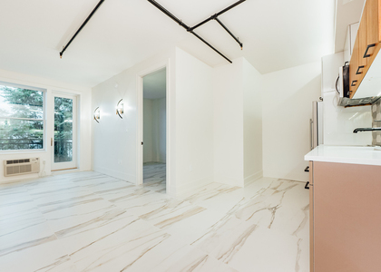 987 Willoughby Ave - Photo 1