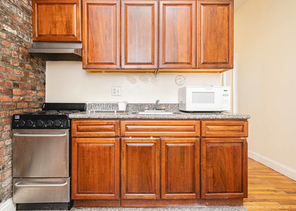 346 Gates Ave - Photo 1