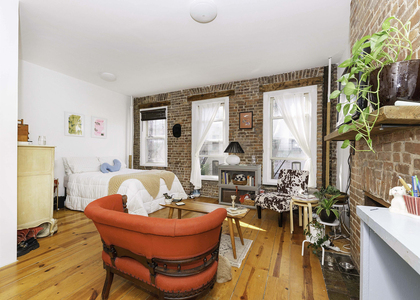 524 Putnam Ave - Photo 1