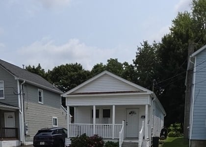 301 Center St - Photo 1