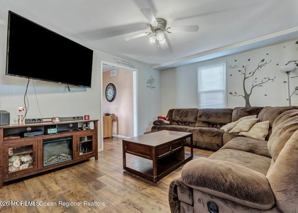 663 Kennedy Street - Photo 1