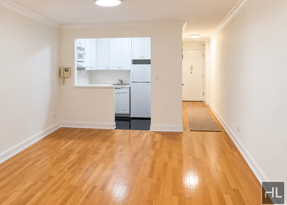 York Avenue - Photo 1
