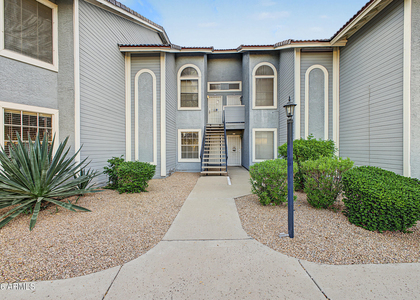2910 W Marconi Avenue - Photo 1