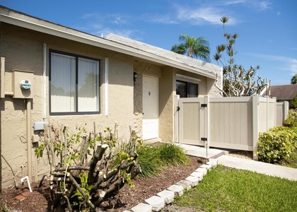 10128 Boca E - Photo 1