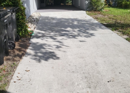2325 Se West Street - Photo 1