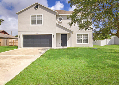 617 Se Karrigan Terrace - Photo 1