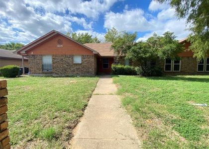 604 Lost Springs Court - Photo 1