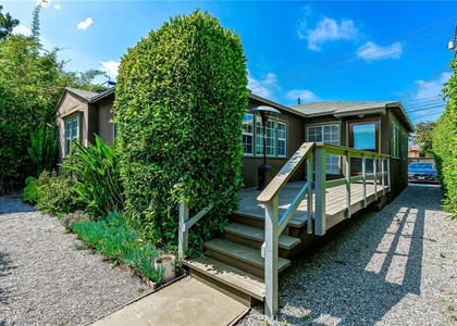 313 Venice Way - Photo 1