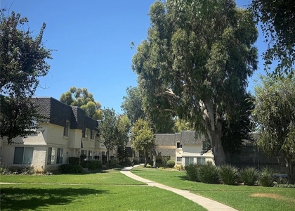 6511 Wystone Avenue - Photo 1