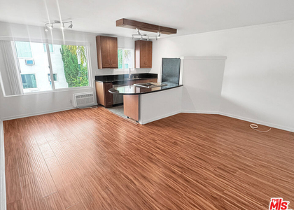 972 Larrabee Street - Photo 1