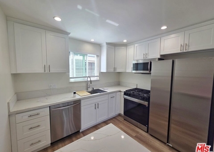 1419 Stanford St - Photo 1