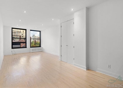 270 Park Avenue S - Photo 1
