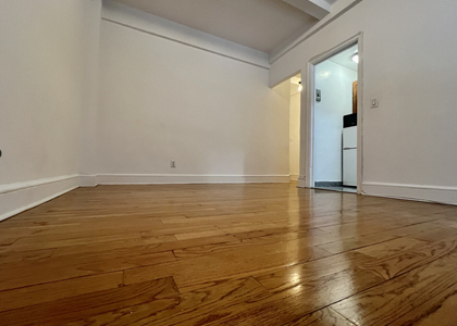 155 E 52nd Street - Photo 1