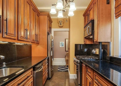 146 E 49th Street - Photo 1