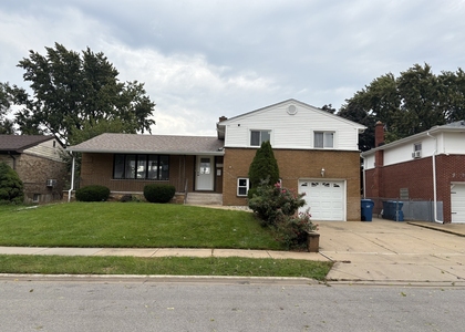 1621 Clay Court - Photo 1