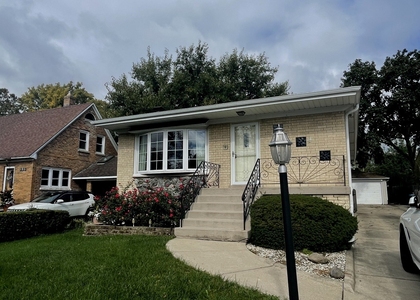 569 W Crockett Avenue - Photo 1