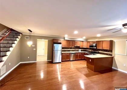 10 Terrace - Photo 1