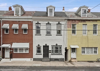 521 N Front Street - Photo 1