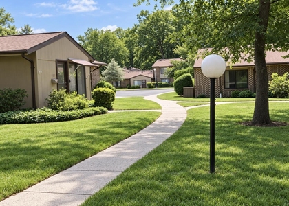 121 Lexington Court - Photo 1