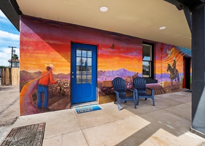 706 E Whitton Avenue - Photo 1