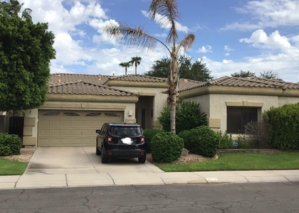 674 W Desert Broom Drive - Photo 1