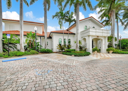 213 Villa Circle - Photo 1