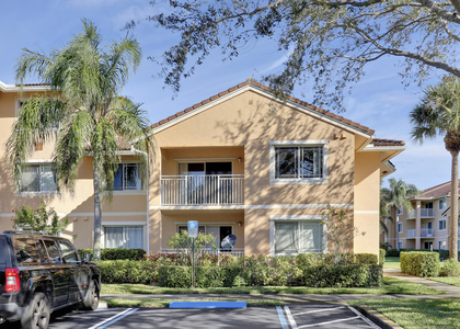 181 Sw Palm Drive - Photo 1