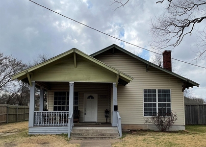 800 N Walnut Street - Photo 1