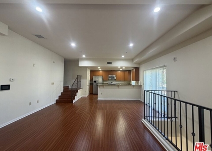 15024 Magnolia Boulevard - Photo 1