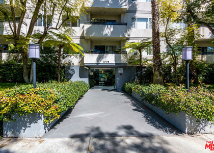 1508 Veteran Avenue - Photo 1