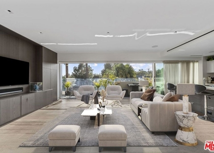 838 N Doheny Drive - Photo 1