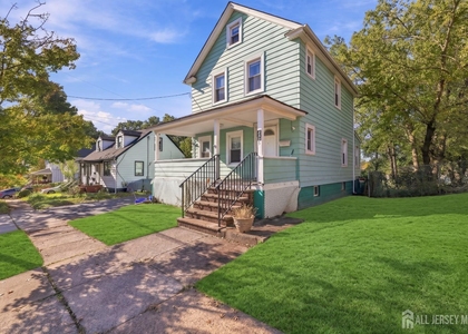 208 S 8th Avenue S - Photo 1