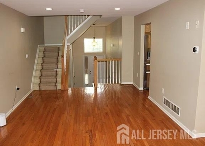 18 Linda Court - Photo 1