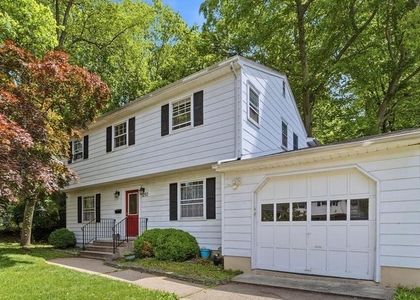 292 Glenn Avenue - Photo 1