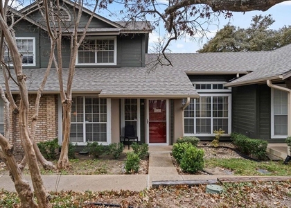 1015 E Yager Ln - Photo 1