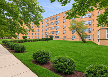6161 N Hoyne Avenue - Photo 1