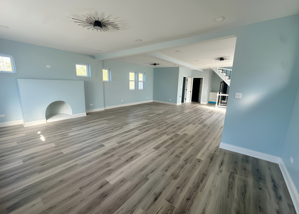 10145 S Lafayette Avenue - Photo 1