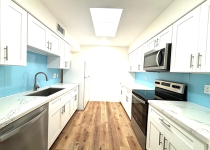 9809 Richmond Avenue - Photo 1