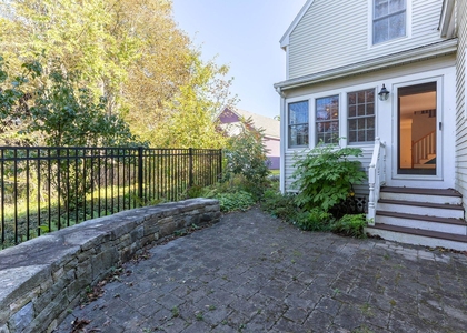796 Middle - Photo 1
