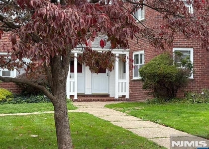 460 Heath - Photo 1