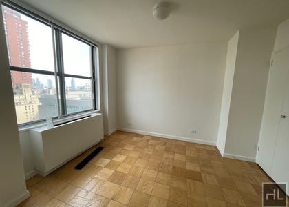 York Avenue - Photo 1