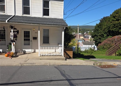 202 S Northampton Street - Photo 1