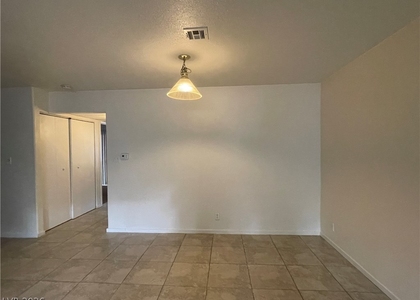 5030 S Rainbow Boulevard - Photo 1