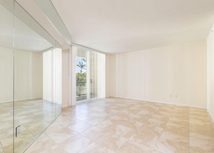 403 S Sapodilla Avenue - Photo 1