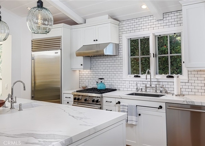 581 Brooks - Photo 1