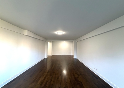 Beekman Place - Photo 1