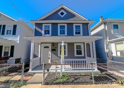 427 Highland Avenue - Photo 1