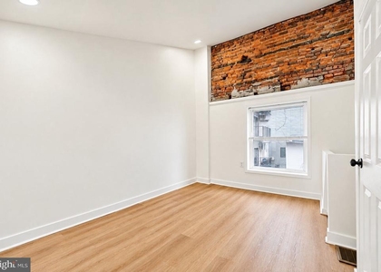 109 W Thompson Street - Photo 1