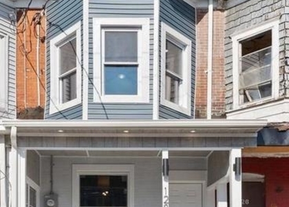 128 W Ingham Avenue - Photo 1