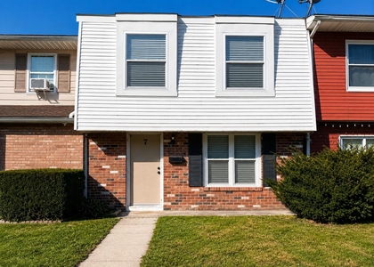 7 Madeley Court - Photo 1